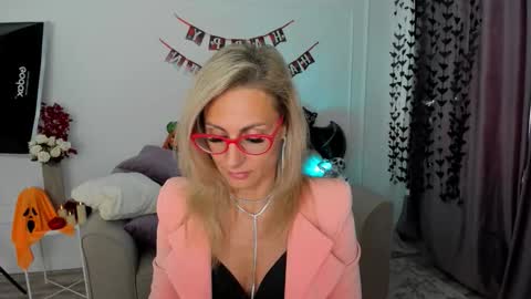 Snapshot of museofstage chatting on October 2025 11:32:02 AM Diana online show from October 2025 11:32:02 AM