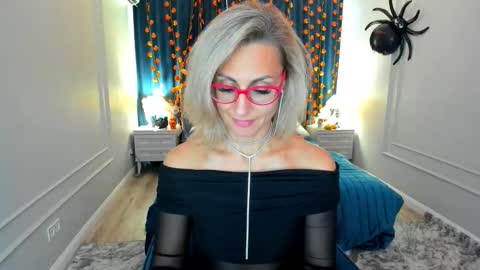 Snapshot of museofstage chatting on October 2025 12:19:01 PM Diana online show from October 2025 12:19:01 PM