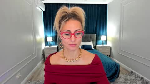 Snapshot of museofstage chatting on December 2025 11:26:02 AM Diana online show from December 2025 11:26:02 AM