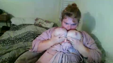 Snapshot of mushymummy000 chatting on October 2025 12:27:01 PM mushymummy000 online show from October 2025 12:27:01 PM