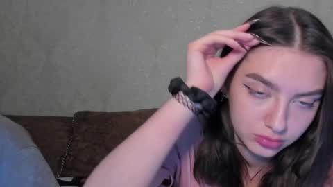 Snapshot of muuur_fam chatting on September 2025 03:49:02 PM HEY online show from September 2025 03:49:02 PM