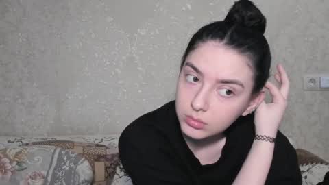 cute couple online show from April 2026 05:34:01 PM