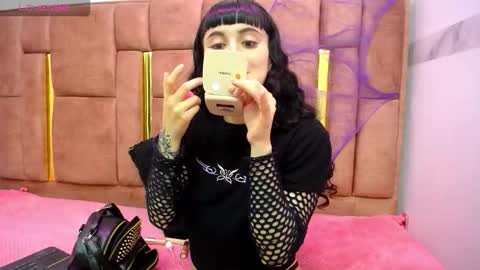 SOFIA online show from November 2025 04:01:02 AM