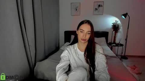 Snapshot of my_coco chatting on December 2024 11:23:02 PM katie online show from December 2024 11:23:02 PM