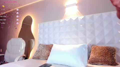 Mariana Evans online show from February 2025 11:34:01 AM