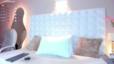 Mariana Evans online show from March 2025 11:39:02 AM