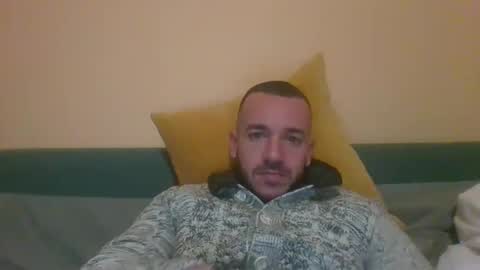 seansyee1993 online show from December 2025 05:21:01 PM