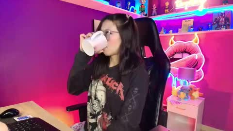 Snapshot of mycutiebabe chatting on March 2026 04:59:02 AM Milly Cute online show from March 2026 04:59:02 AM