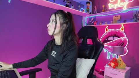 Snapshot of mycutiebabe chatting on April 2026 04:11:01 AM Milly Cute online show from April 2026 04:11:01 AM