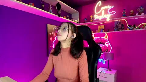 Snapshot of mycutiebabe chatting on April 2026 05:01:02 AM Milly Cute online show from April 2026 05:01:02 AM