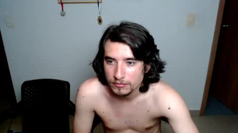 Snapshot of myke_xxx chatting on April 2026 01:00:02 AM mike online show from April 2026 01:00:02 AM
