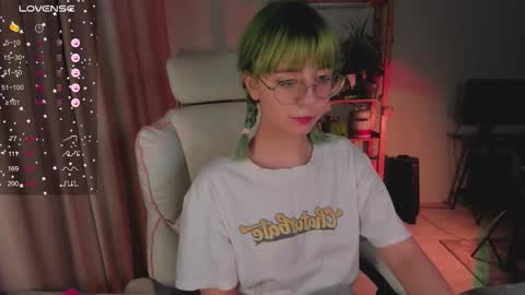 MylaFlores online show from February 2026 11:04:02 PM