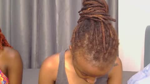 Snapshot of myline_ chatting on April 2026 04:04:02 PM myline_ online show from April 2026 04:04:02 PM