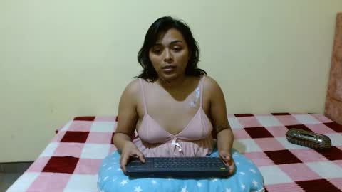 Snapshot of mylu_m chatting on November 2025 05:22:02 AM mylu_m online show from November 2025 05:22:02 AM