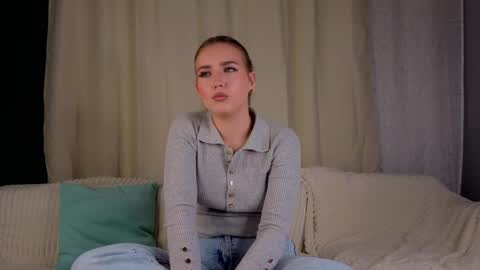 Snapshot of myrahenley chatting on April 2026 11:10:01 AM myrahenley online show from April 2026 11:10:01 AM