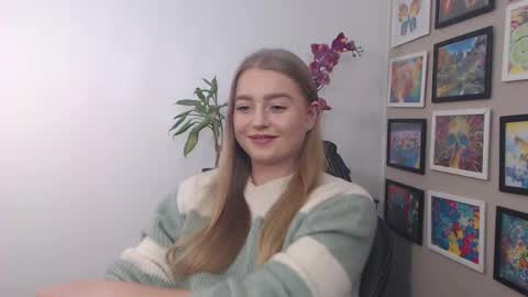 Erica online show from December 2024 01:00:01 PM