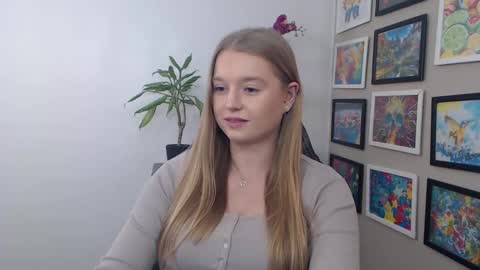 Erica online show from December 2024 01:12:01 PM