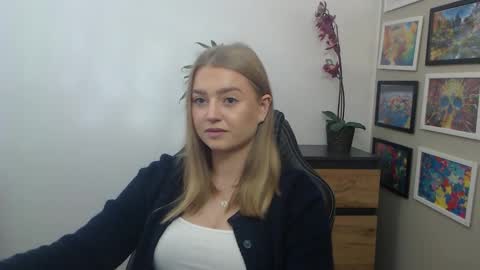 Erica online show from September 2025 09:03:01 AM