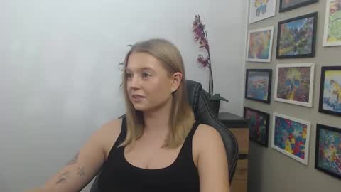 Erica online show from November 2025 01:12:02 PM