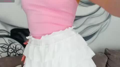 Eva  online show from May 2026 04:51:01 AM