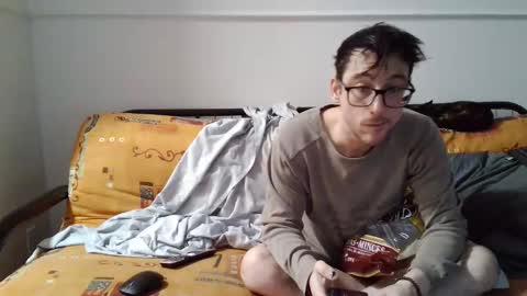 a Ordinary Boy online show from February 2026 02:04:02 AM