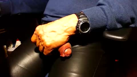 naaapa online show from December 2025 09:43:02 PM