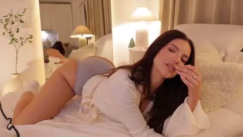 Nadia online show from November 2025 08:36:02 PM