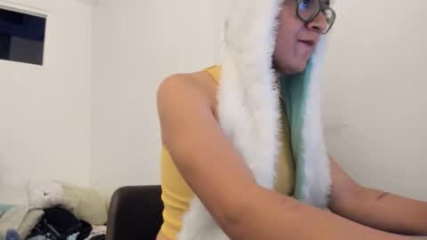 Nadia Clara online show from November 2025 07:52:02 AM