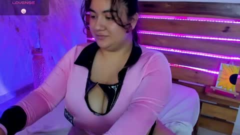 Snapshot of nadine_russo chatting on April 2026 11:22:02 PM Nadine online show from April 2026 11:22:02 PM