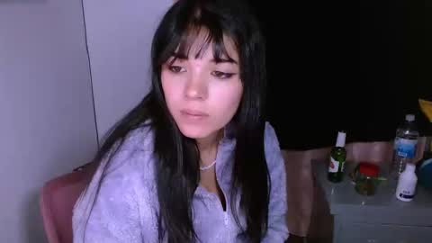 naduu__xx online show from February 2025 12:30:01 AM