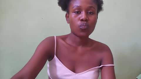 Snapshot of nah296652 chatting on April 2026 07:02:01 AM nah296652 online show from April 2026 07:02:01 AM