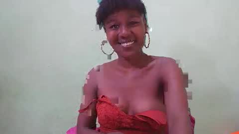 Snapshot of nah296652 chatting on April 2026 04:35:01 AM nah296652 online show from April 2026 04:35:01 AM