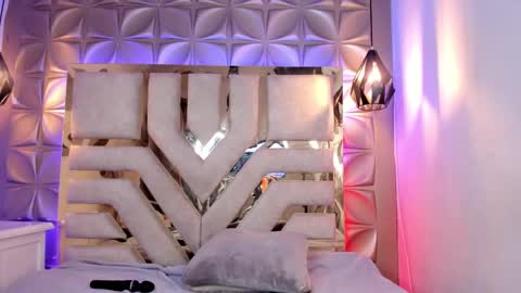 Snapshot of nahia_low chatting on January 2025 08:01:01 AM  Valeria  online show from January 2025 08:01:01 AM