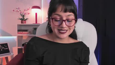 Snapshot of nahiapaws chatting on April 2026 06:23:01 PM Nahia INDEPENDENT MODEL P online show from April 2026 06:23:01 PM
