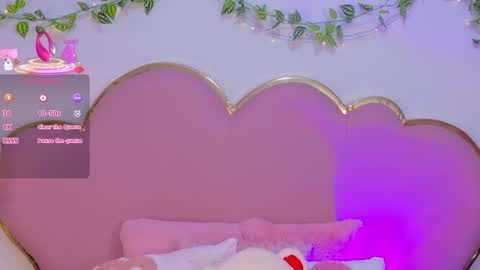 NahiaraReina  online show from December 2025 03:06:01 PM