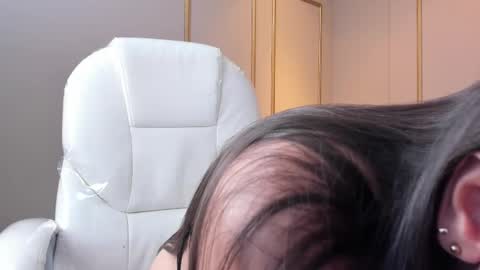 Snapshot of nahimithompson chatting on October 2025 08:31:01 PM Nahimi online show from October 2025 08:31:01 PM