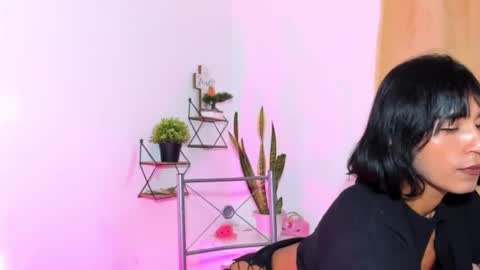  Naomi  online show from November 2025 05:45:02 PM