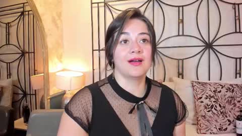 Nahomi  online show from September 2025 11:03:01 AM