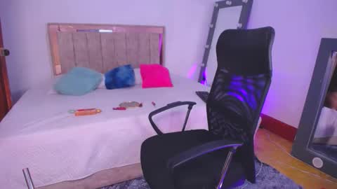 Snapshot of nahomi_wild chatting on April 2026 11:48:01 PM Nahomi online show from April 2026 11:48:01 PM