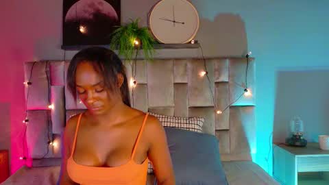Snapshot of nahomicampbell_ chatting on October 2025 07:44:01 PM VICTORIA online show from October 2025 07:44:01 PM