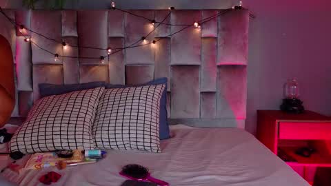  VICTORIA  online show from January 2026 07:45:01 PM