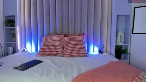  VICTORIA  online show from February 2026 11:37:01 AM