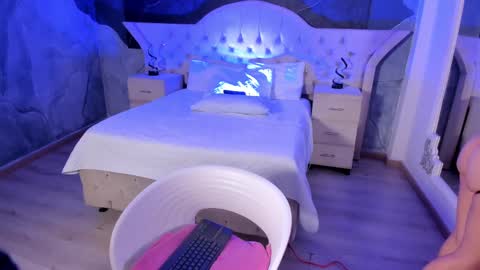 Nahomi online show from February 2025 04:58:02 AM