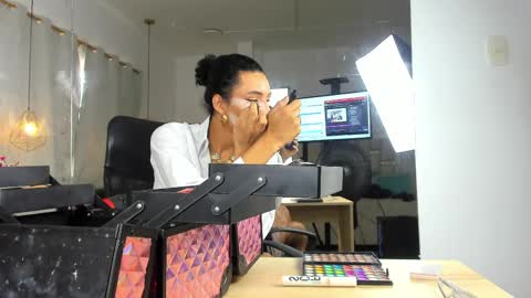 Snapshot of nahomiwhitte chatting on April 2026 12:32:02 PM Nahomy Whitte online show from April 2026 12:32:02 PM