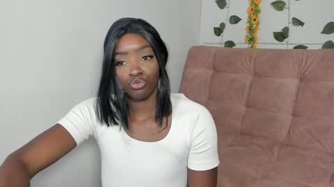 Snapshot of nahomy_smiiths chatting on April 2026 06:20:01 PM Nahomy online show from April 2026 06:20:01 PM