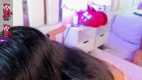 Nahomy Roberts online show from October 2025 12:17:01 PM