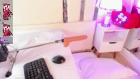 Nahomy Roberts online show from October 2025 11:44:01 AM