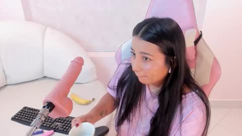 Snapshot of nahomyroberts chatting on March 2026 08:53:02 AM Nahomy Roberts online show from March 2026 08:53:02 AM