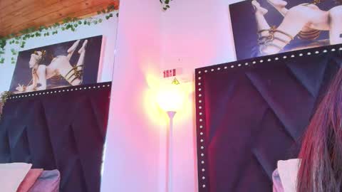 Naia x online show from February 2026 11:36:01 PM