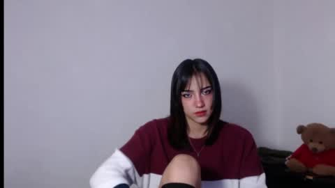 naiakit18 online show from February 2025 10:42:02 PM